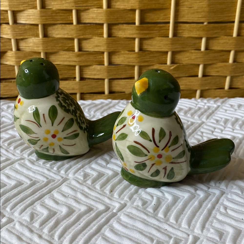 Temptations by Tara Love Bird Salt and Pepper Shakers in the Old World green